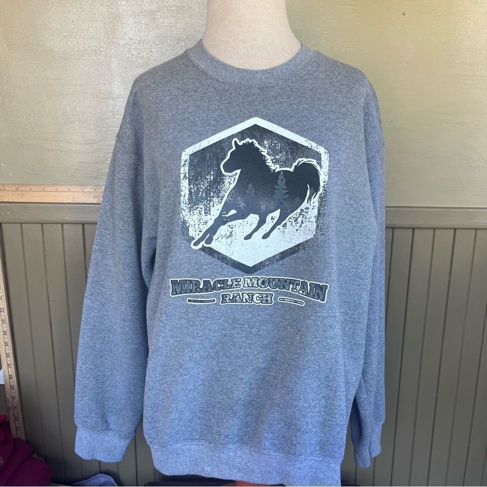 Miracle Mountain Ranch Horse Nature Graphic Crewneck Sweatshirt Gildan - Picture 5 of 9
